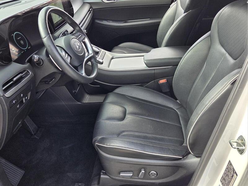 Used 2023 White HYUNDAI SEL FWD image 10