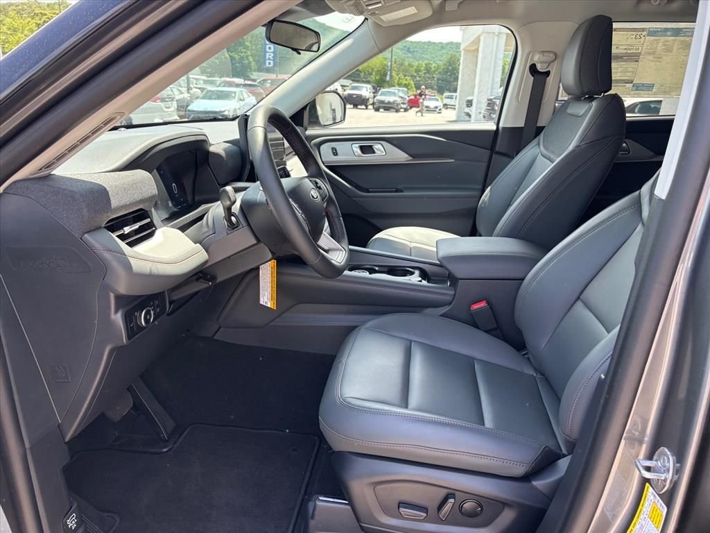 New 2026 Carbonized Gray Metallic Ford Active image 9