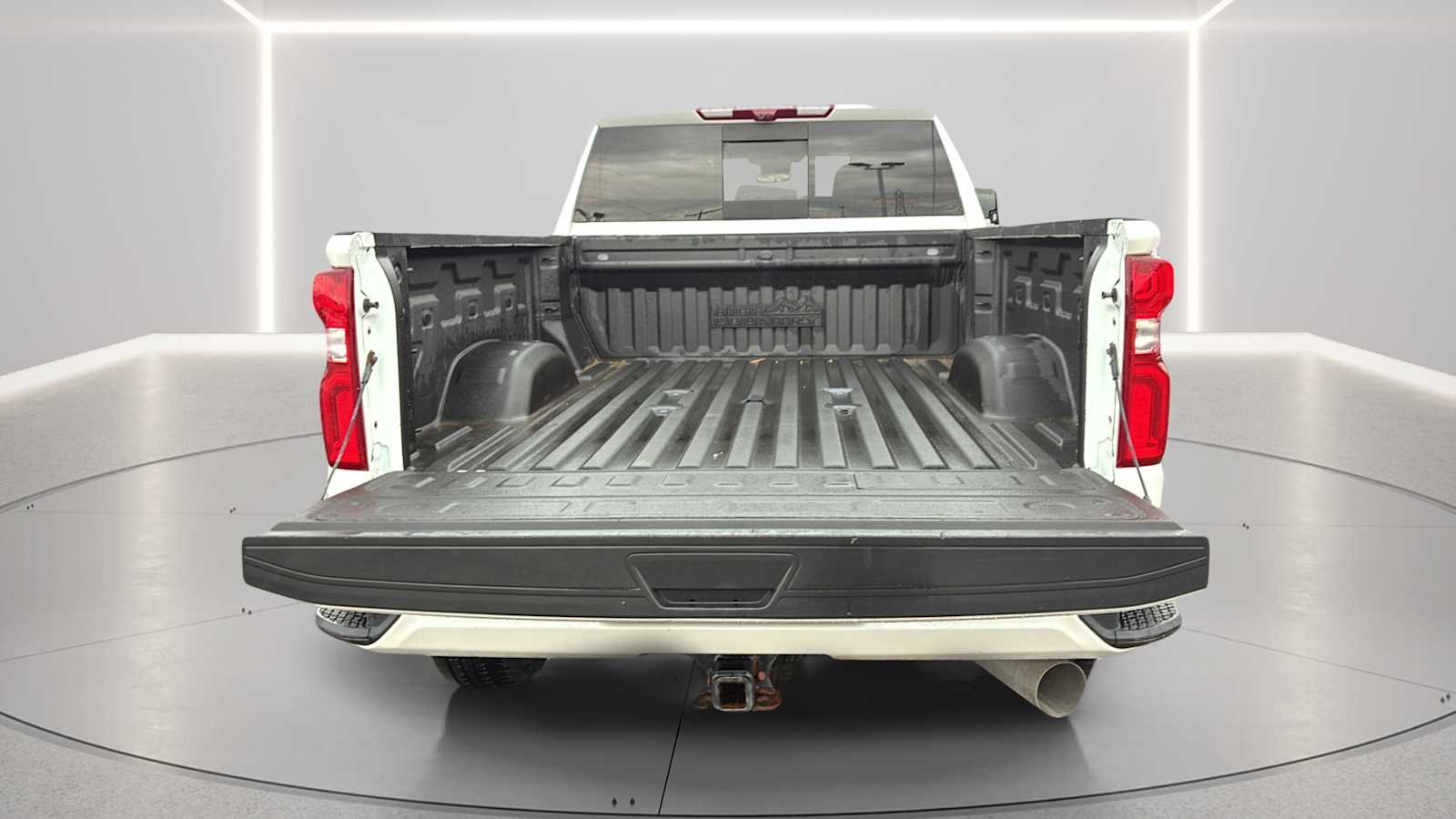 Certified Used 2024 Iridescent Pearl Tricoat Chevrolet High Country image 34