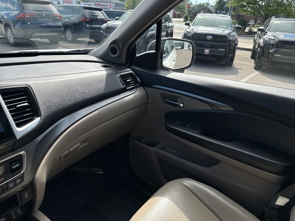 Used 2017  Honda EX-L image 27