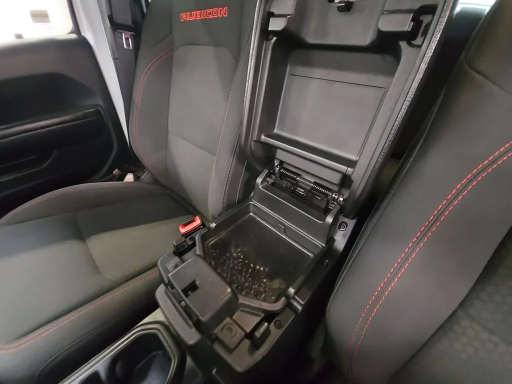 Used 2019 White Jeep Unlimited Rubicon image 27