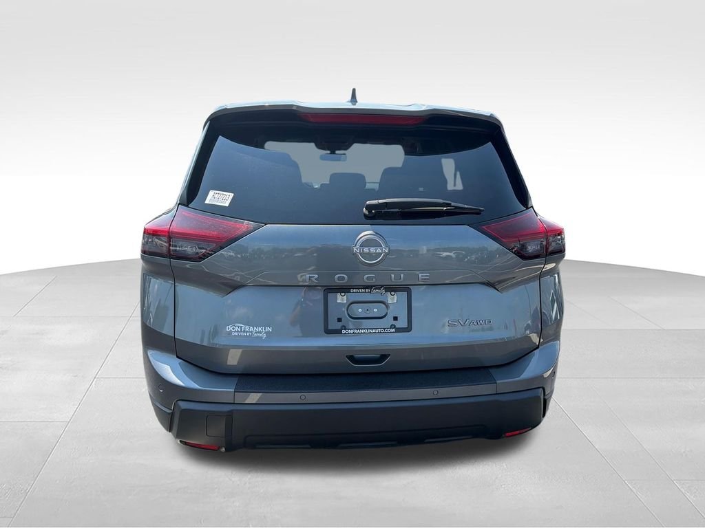 Used 2024 Gray Nissan SV image 4