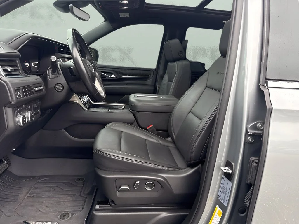 Used 2023 Silver GMC Denali image 9