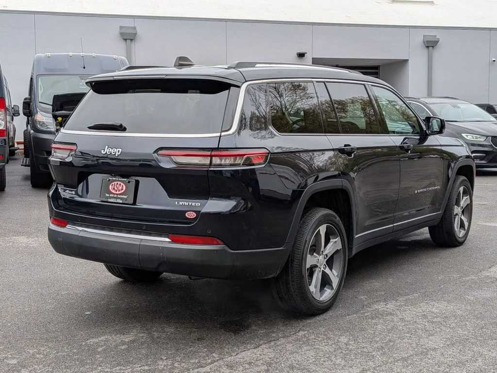 Used 2023 Black Jeep Limited image 3