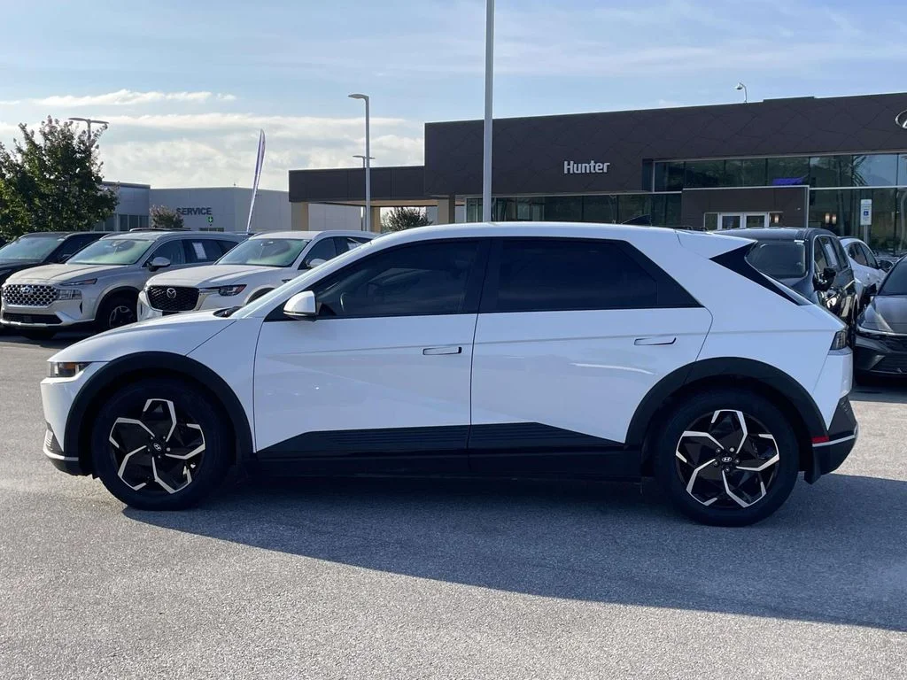 Used 2024 Atlas White Hyundai SEL image 26
