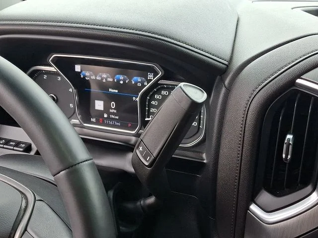 Used 2022 Silver GMC Denali image 13