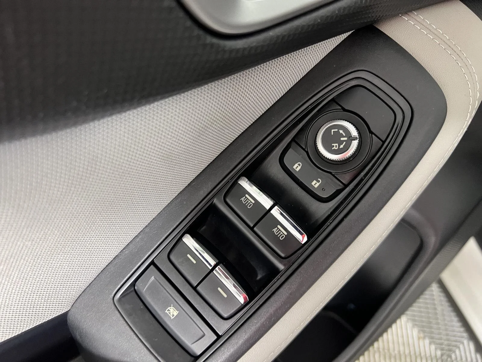 Used 2019 Crystal White Pearl Subaru Premium image 16