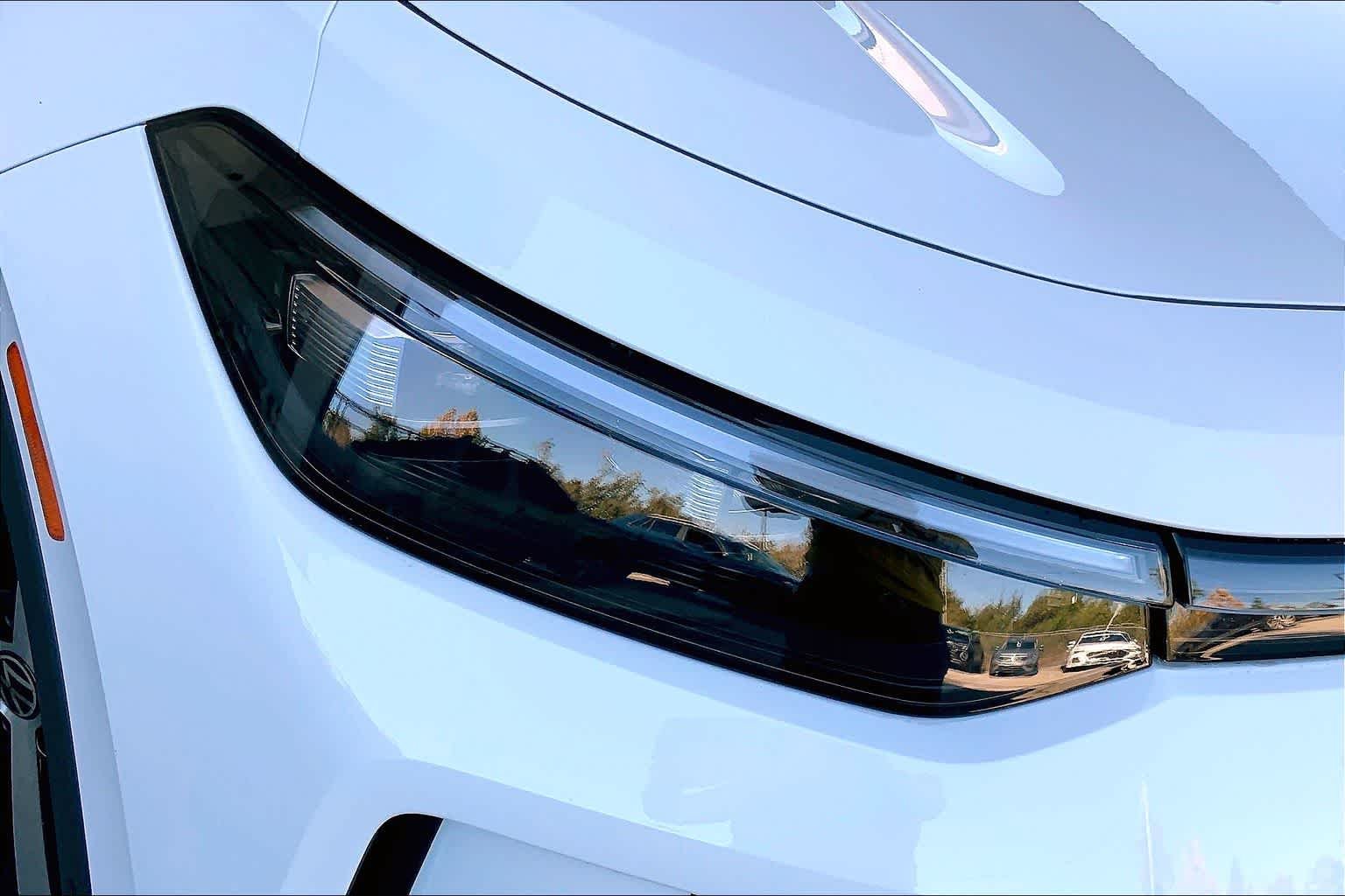 New 2026 Pure White Volkswagen SE image 13