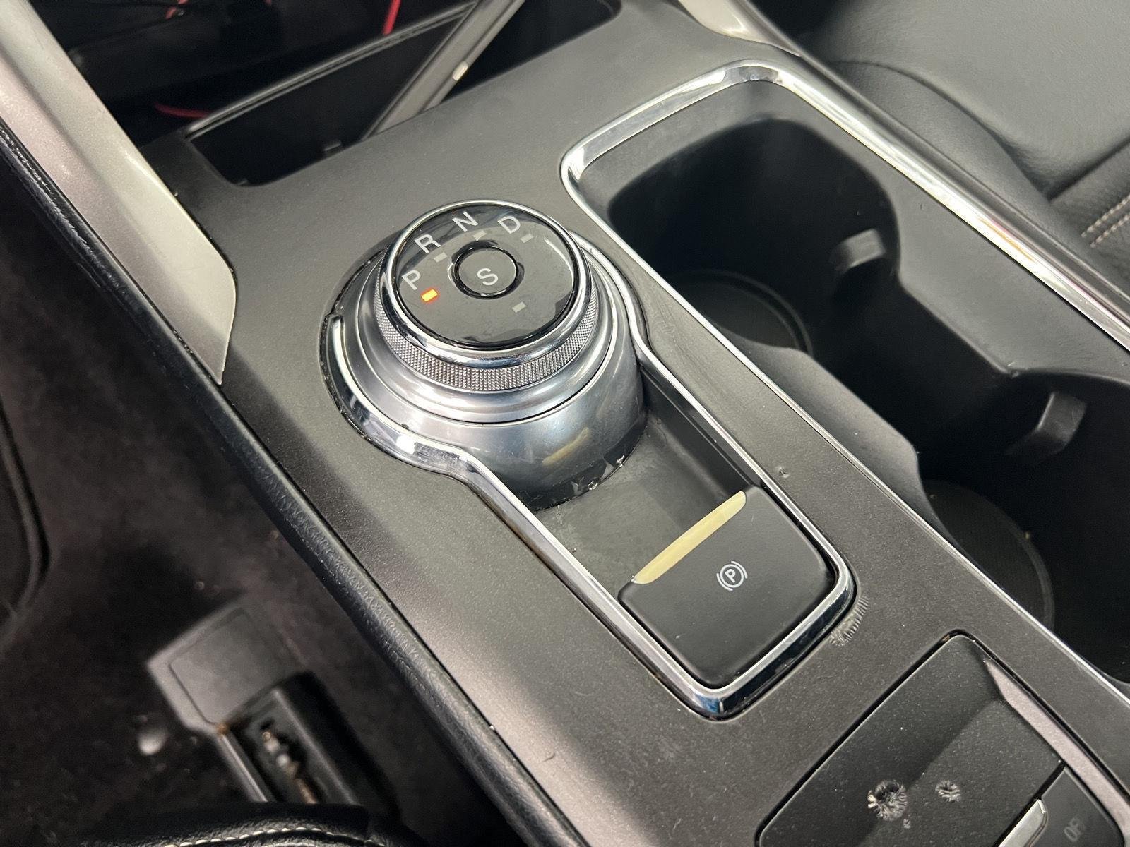 Used 2017 Magnetic Ford SE image 17
