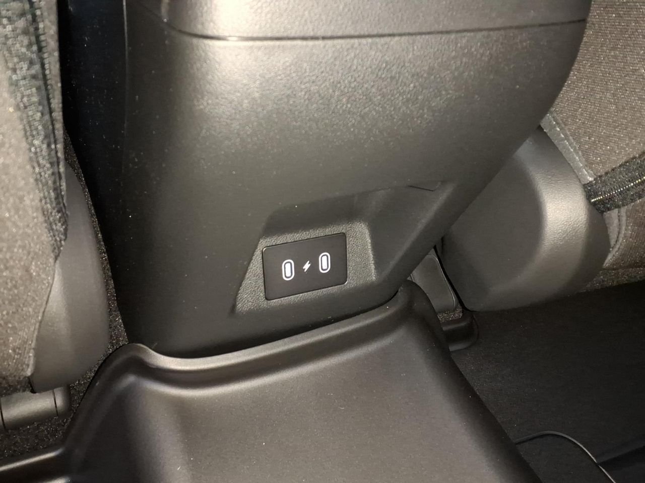 New 2026 Ecotronic Gray Metallic Pe2 Hyundai SE FWD image 4