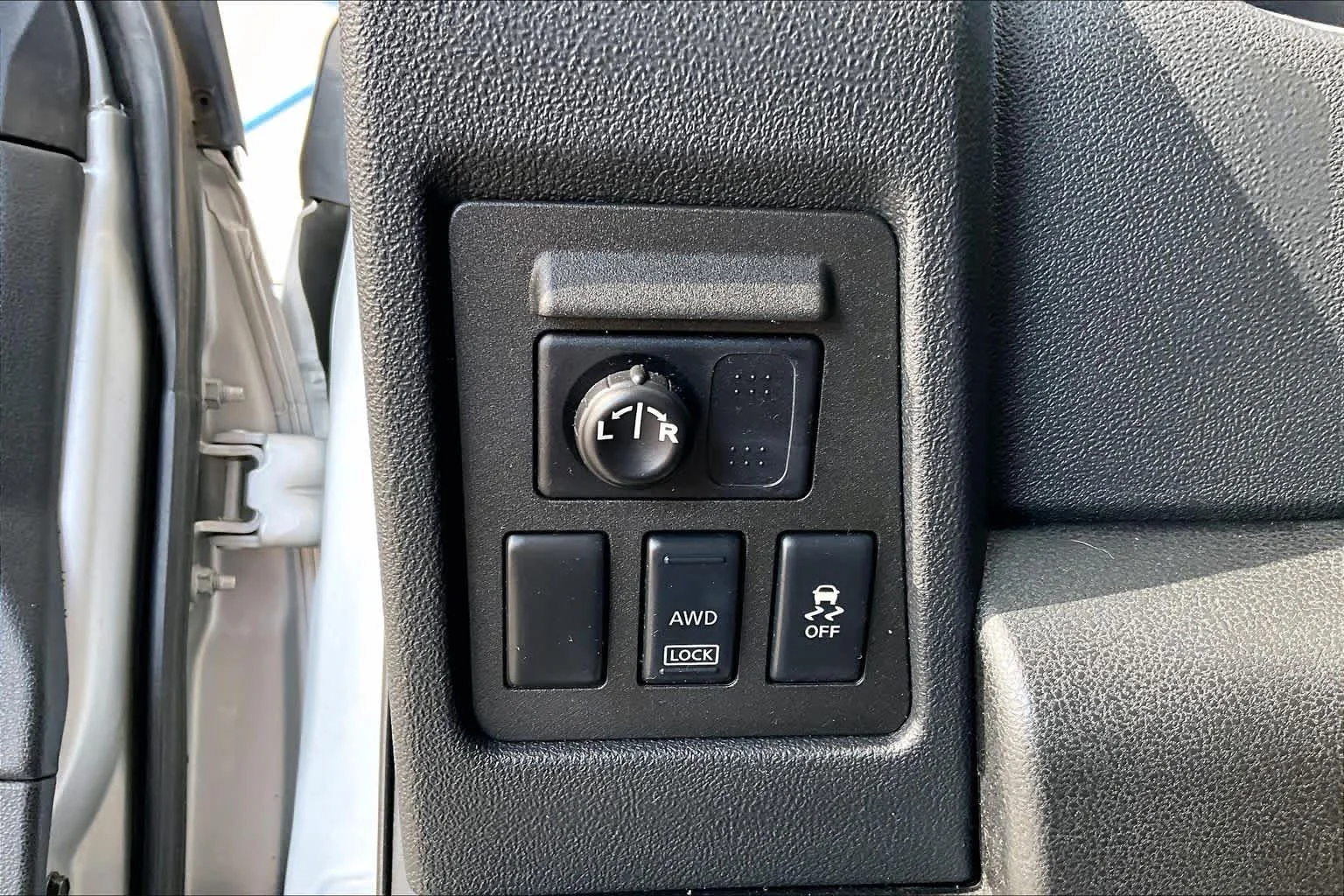 Used 2013 Brilliant Silver Nissan SV image 32