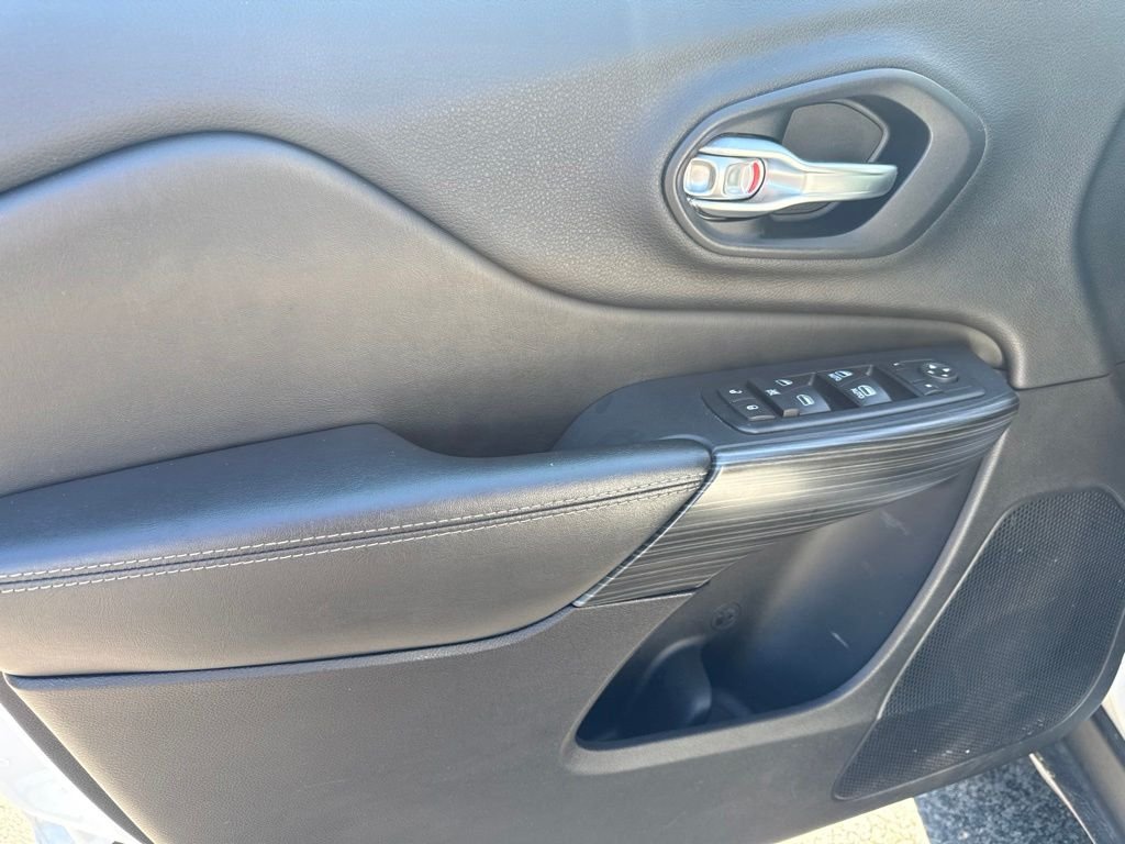 Used 2016 White Jeep Limited image 20