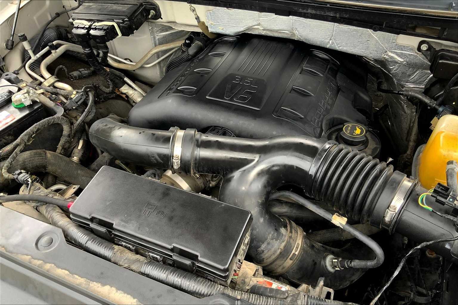 Used 2014 Ingot Silver Metallic Ford Lariat image 26