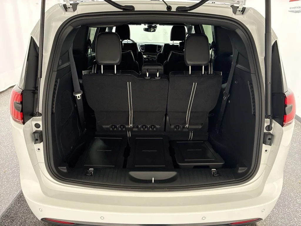 New 2026 White Chrysler Limited image 6