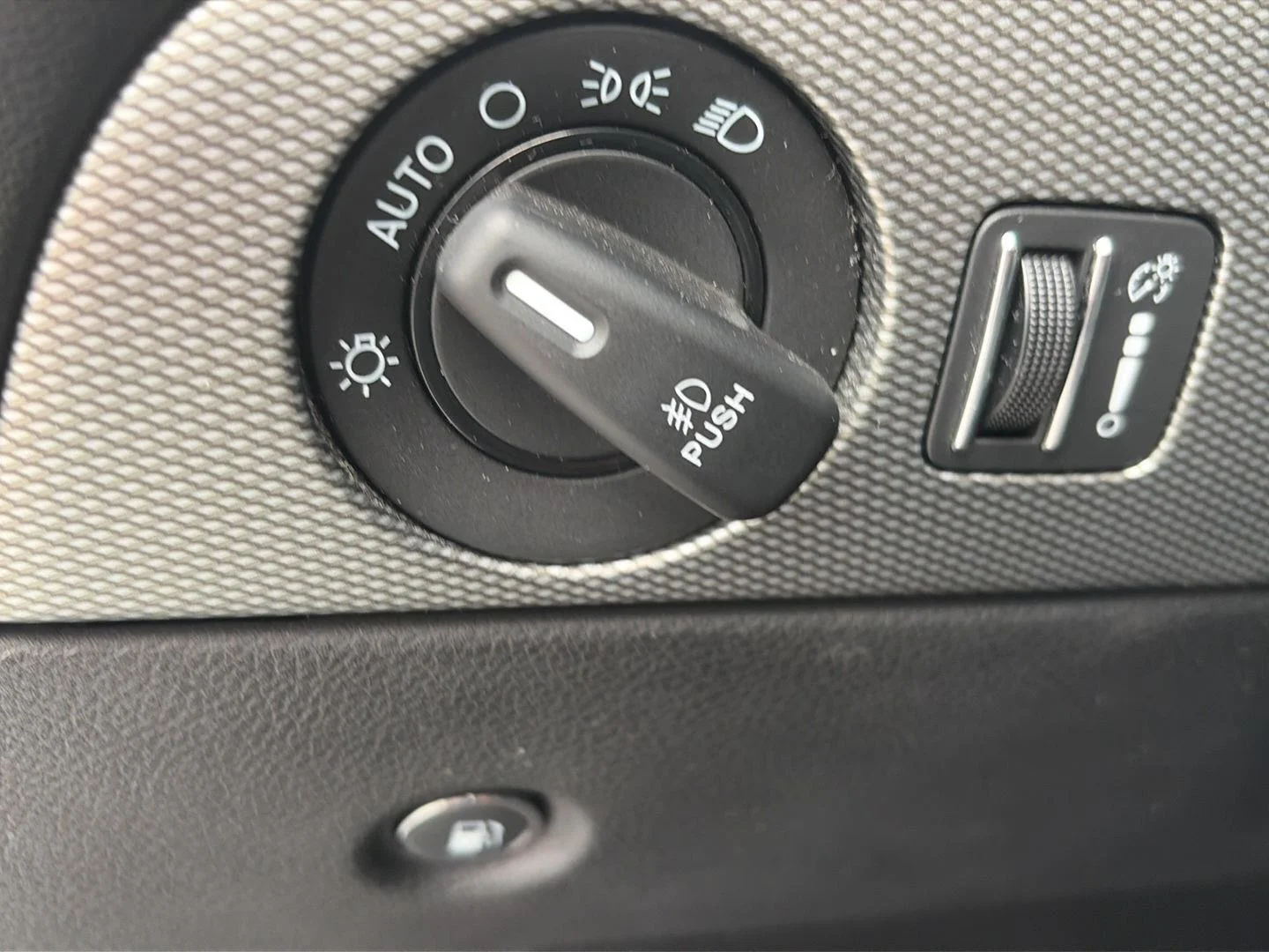 Used 2018 White Knuckle Clearcoat Dodge R/T image 10