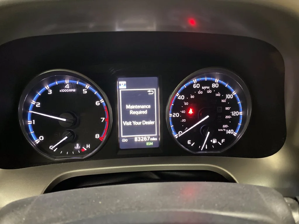 Used 2018 White Toyota XLE image 17