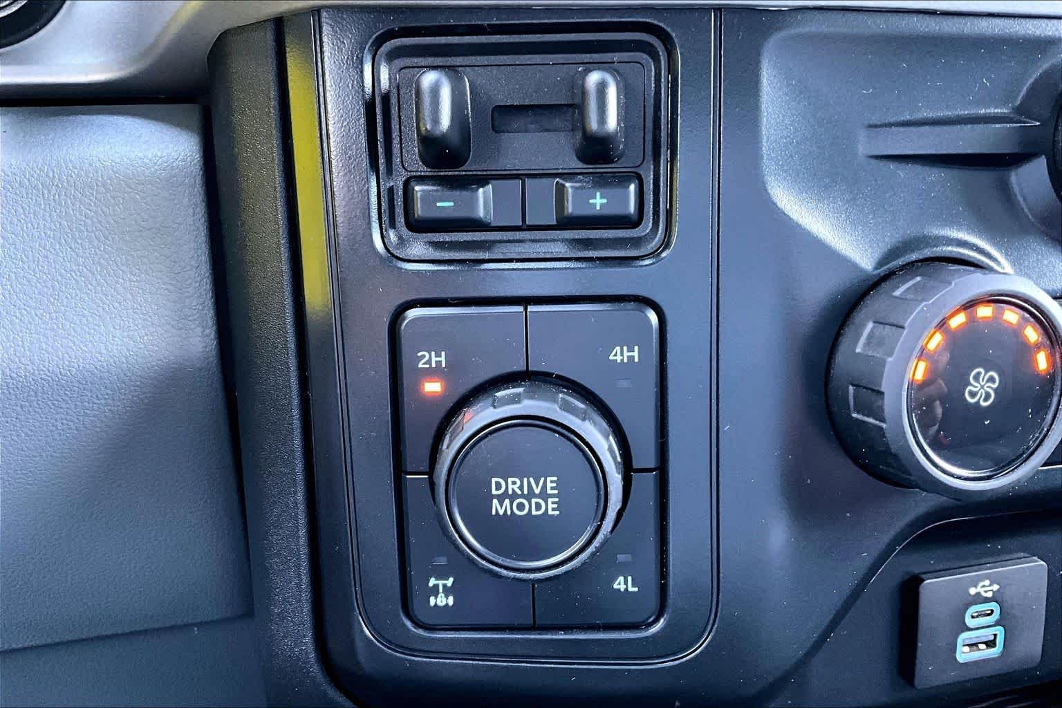 Used 2025 Carbonized Gray Ford XL image 34