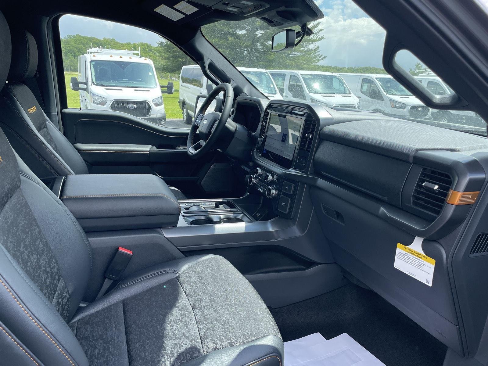 New 2026 Carbonized Gray Metallic Ford Tremor® image 33