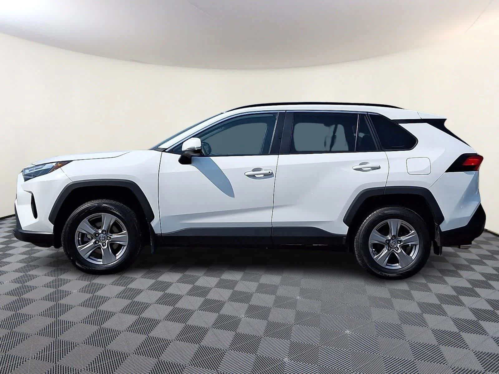 Certified Used 2024 Ice Cap Toyota XLE image 9