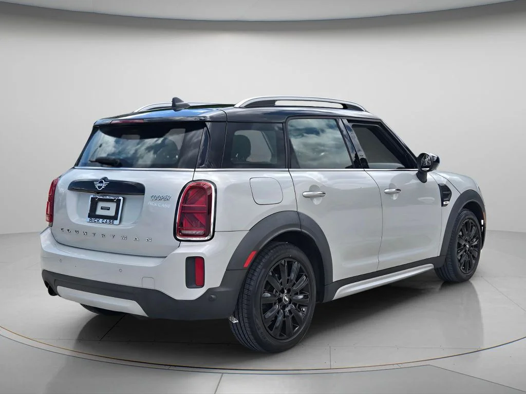 Used 2021 Silver MINI Oxford Edition image 7