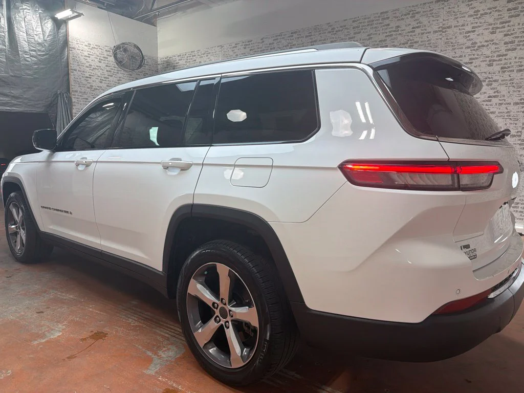 Used 2021 Bright White Clearcoat Jeep Limited image 5