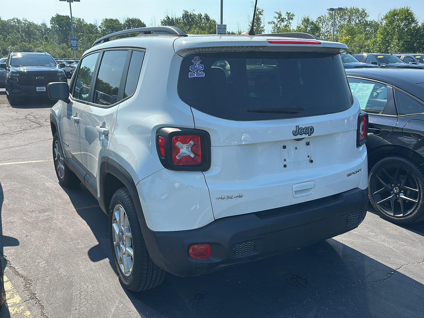 Used 2022 Alpine White Clearcoat Jeep Sport image 4