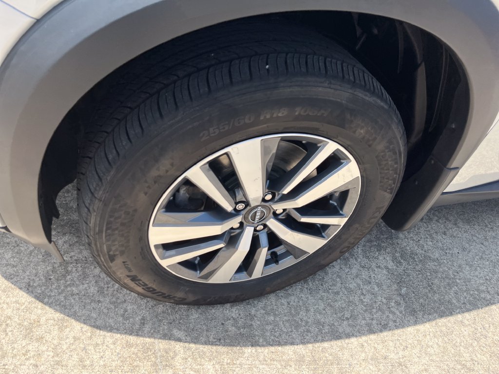 Certified Used 2023 Silver Nissan SL image 9