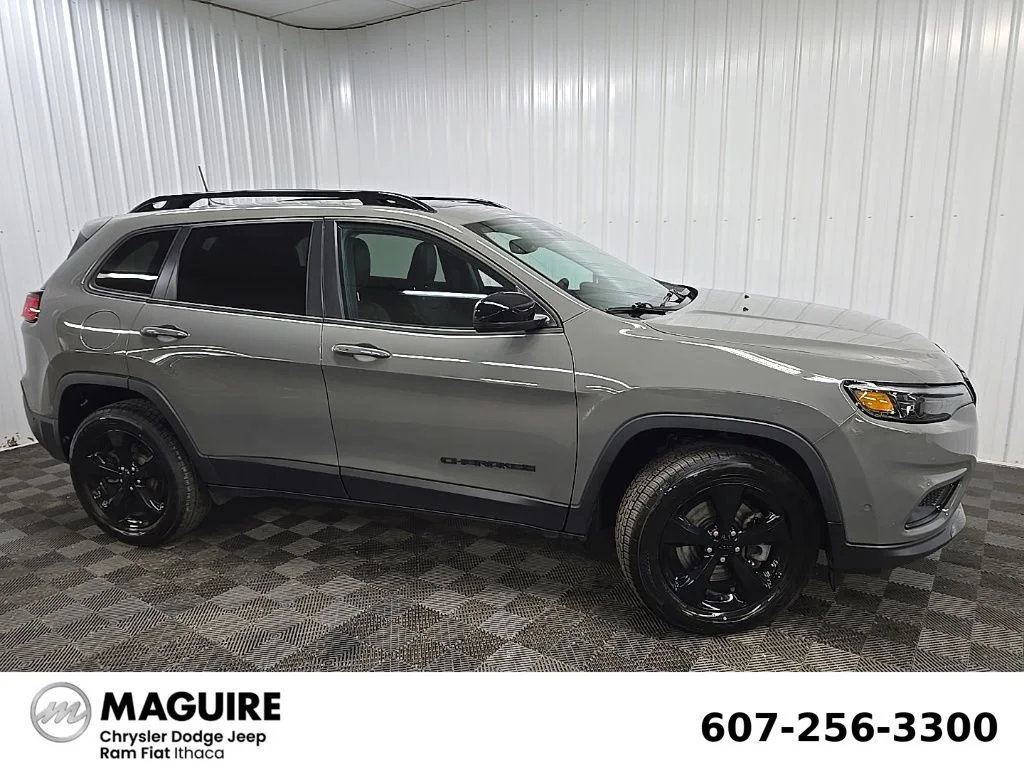 Used 2023 Gray Jeep Altitude image 1