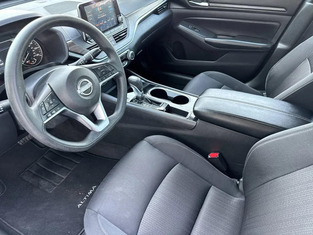 Used 2024 Black Nissan 2.5 SV image 9