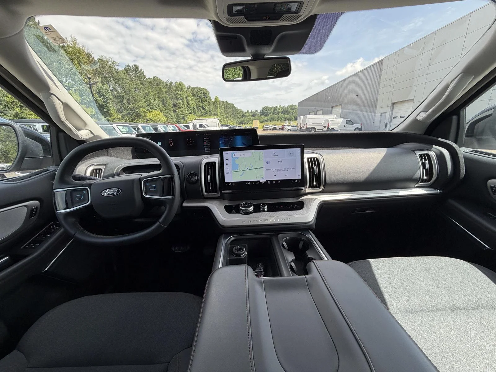 Used 2025 Oxford White Ford Active image 7