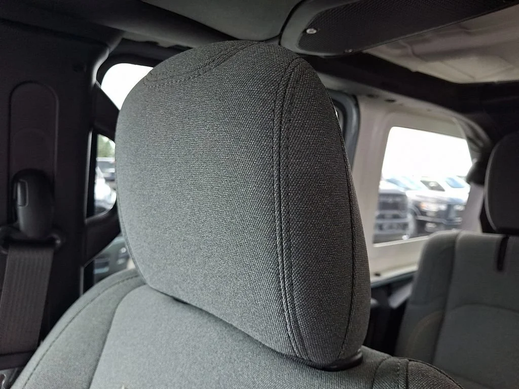 Used 2024 Earl Clearcoat Jeep Sahara image 18