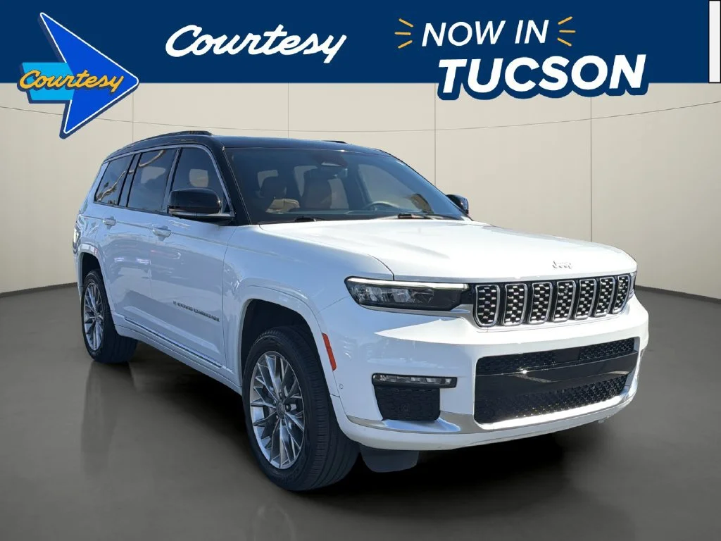 Used 2025  Jeep Summit image 1