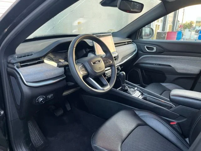 Used 2024 Black Jeep Latitude image 4