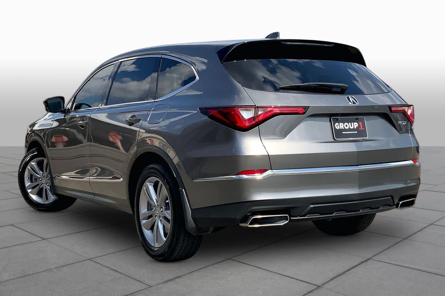 Used 2024 Liquid Carbon Metallic Acura  image 12