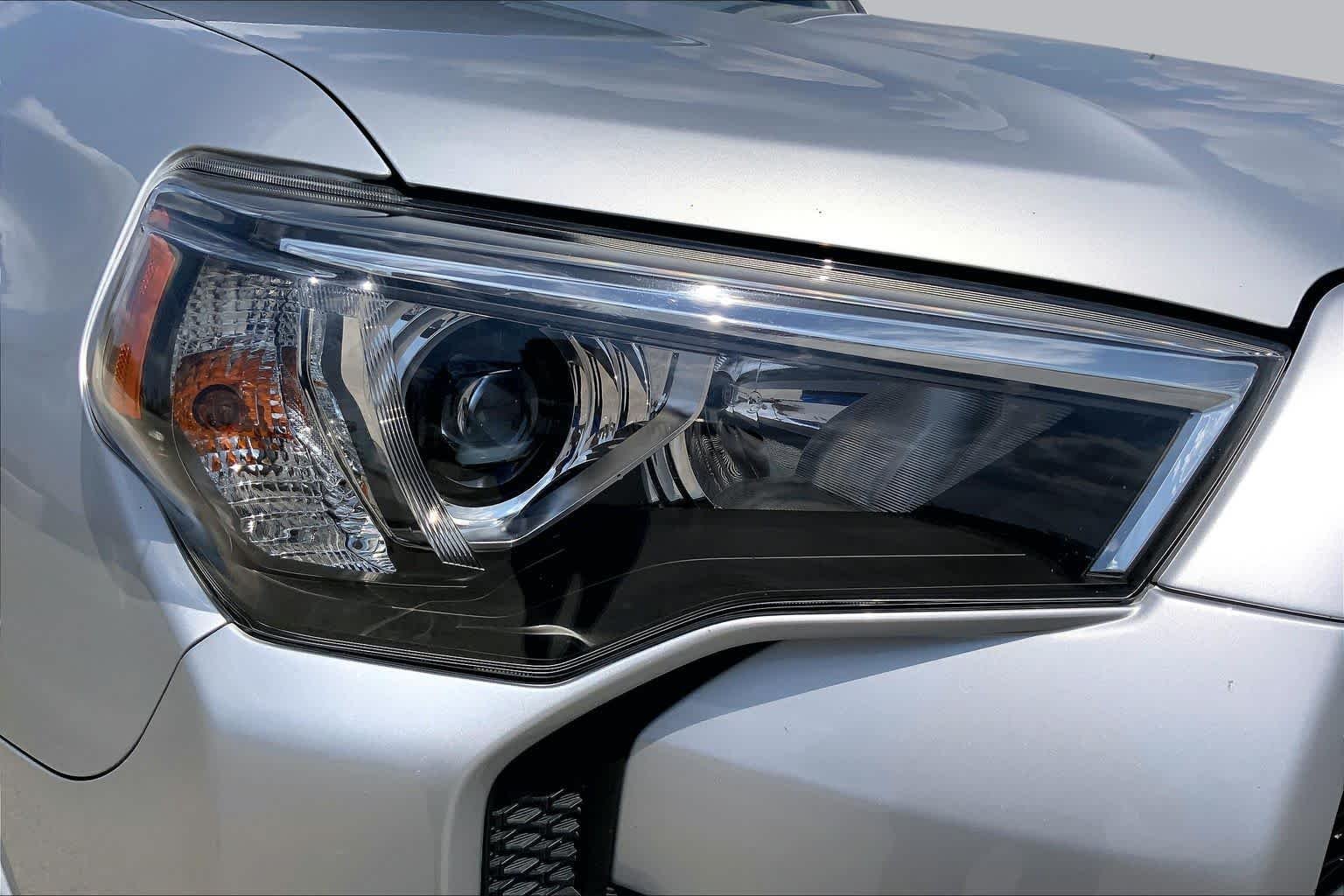 Used 2024 Classic Silver Metallic Toyota SR5 image 27