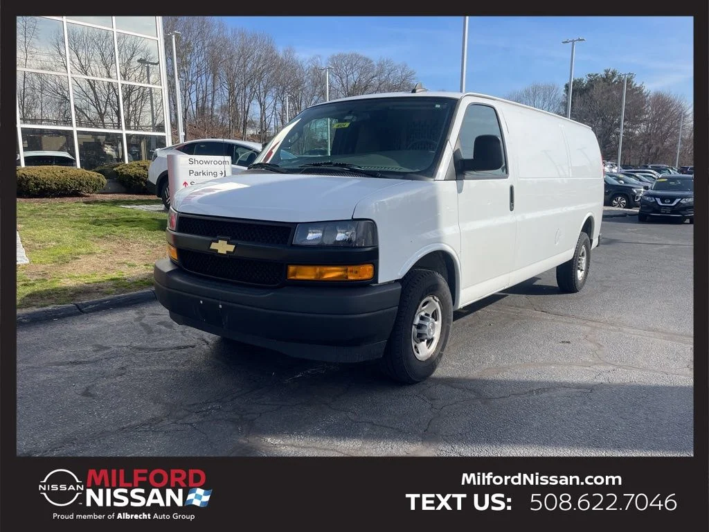 2022 Chevrolet Express 3500 Extended Work Van's photo