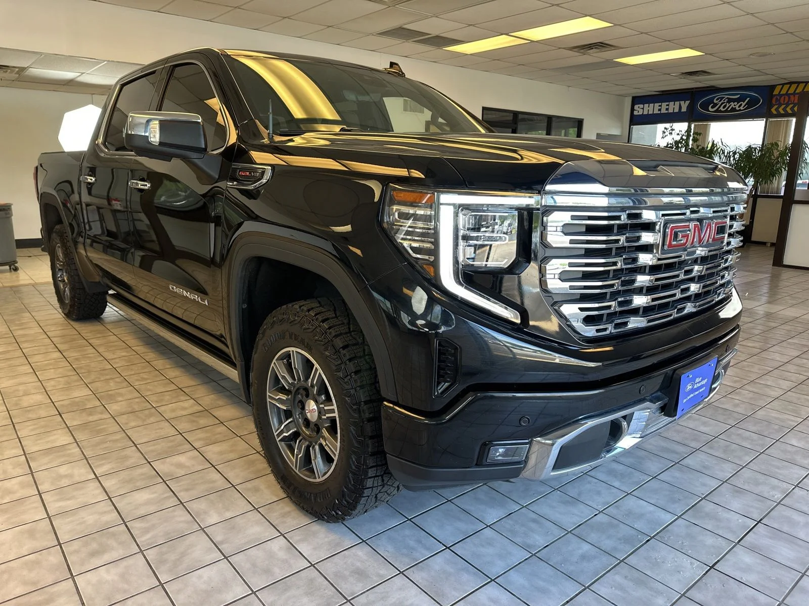 2023 GMC Sierra 4WD Crew Cab Short Box Denali's photo