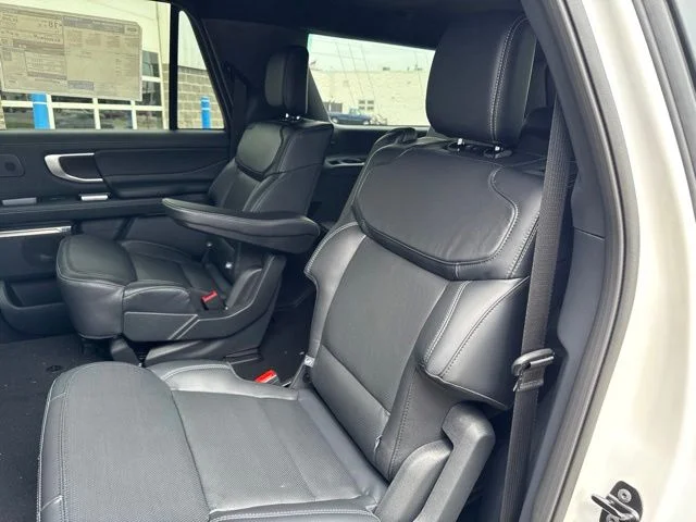 New 2027 Star White Metallic Tri-Coat Ford MAX Platinum image 13