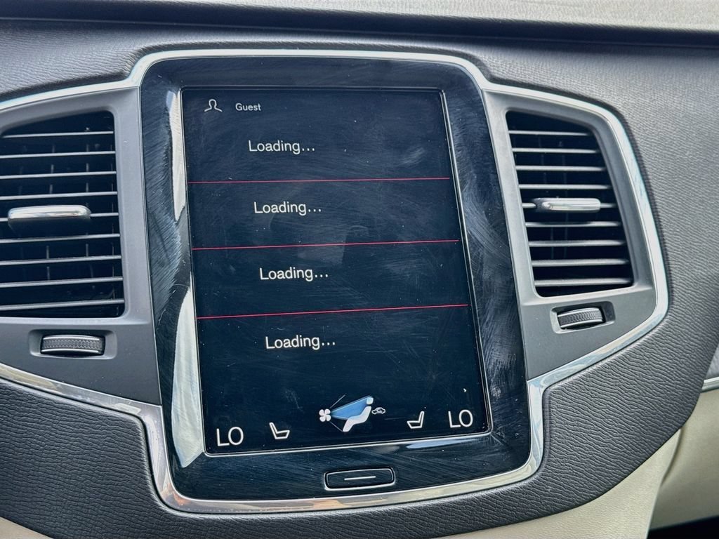 Used 2020 Black Volvo Momentum image 17