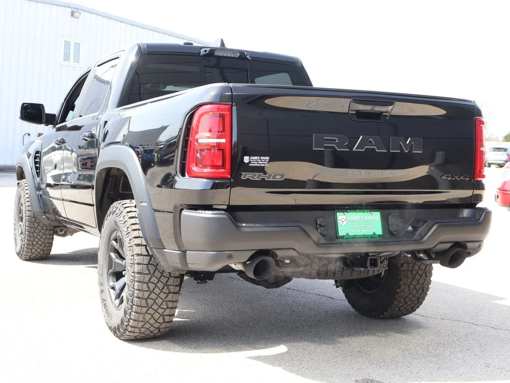 New 2026 Diamond Black Crystal Pearl-Coat Exterior Paint RAM RHO image 3