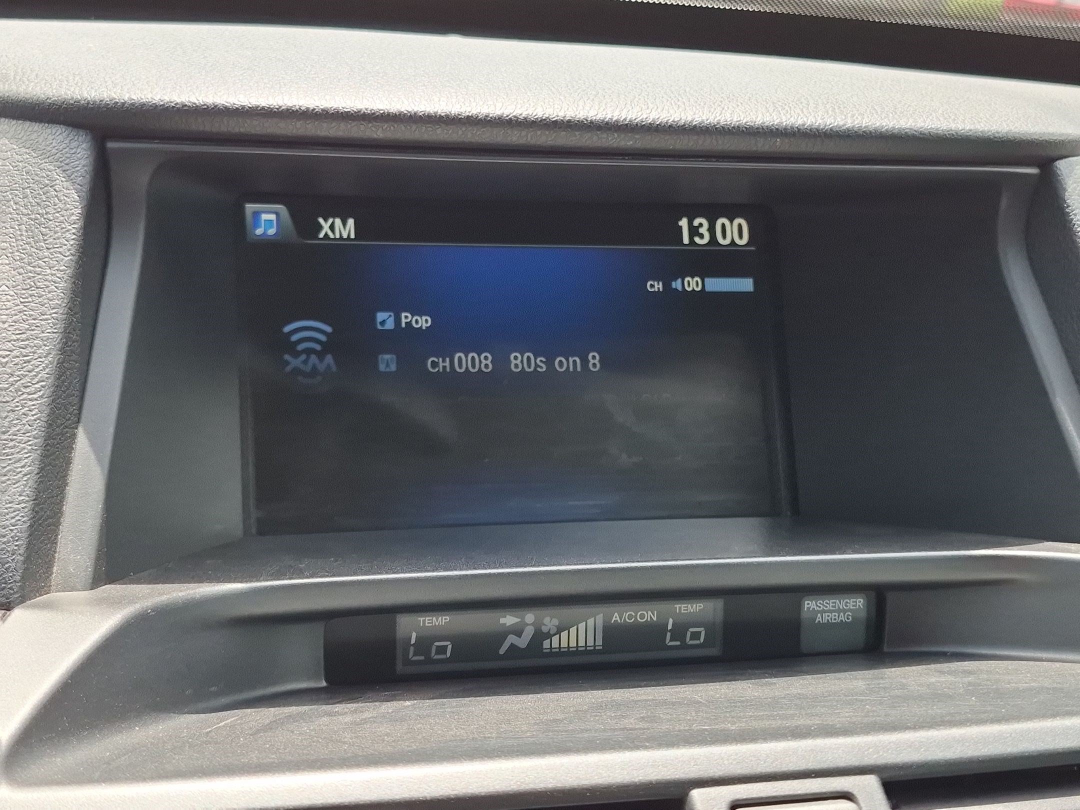 Used 2014 Silver Honda EX-L image 23
