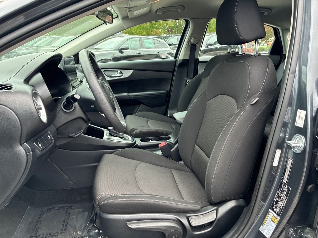 Used 2023 Gray Kia LXS image 11