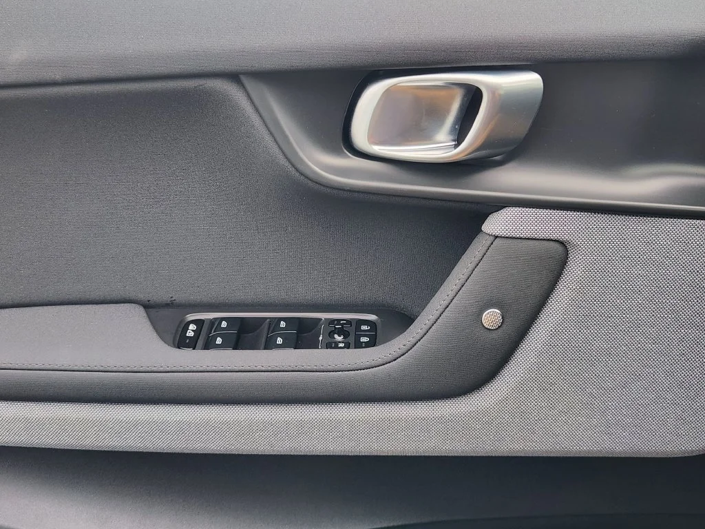 Used 2023  Polestar Long Range Dual Motor image 23