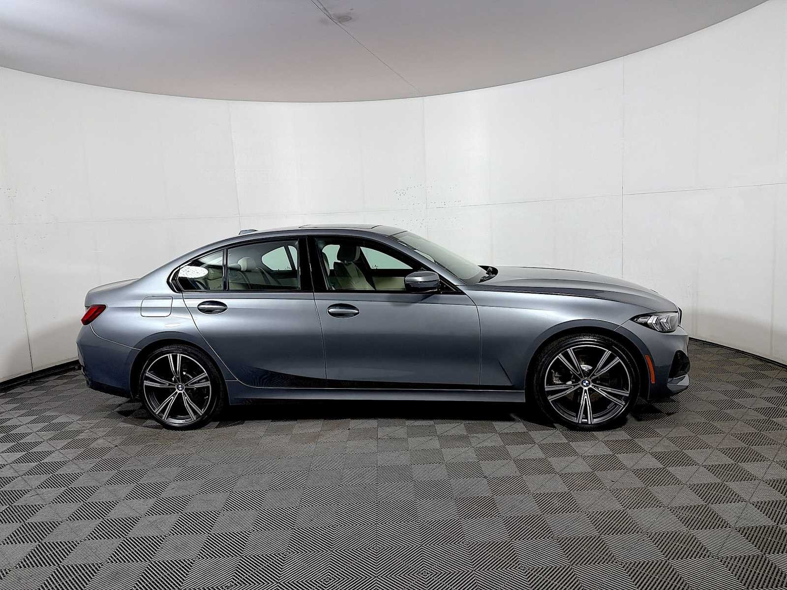 2023 BMW 3 Series 330i - Photo 7