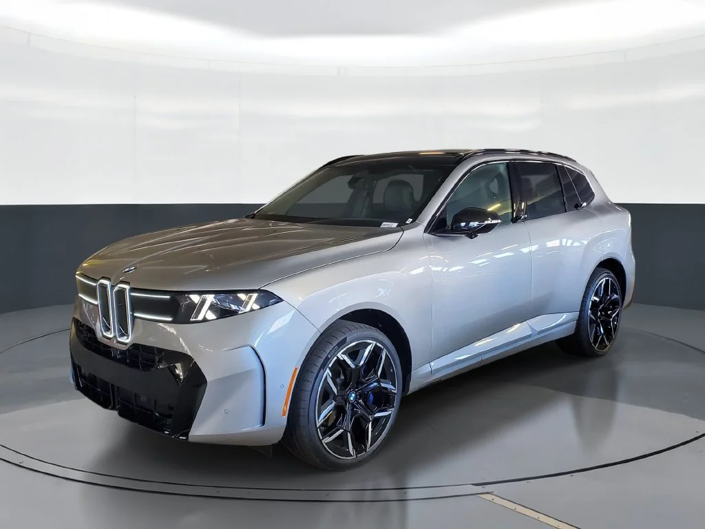 New 2027 Space Silver Metallic BMW  image 1