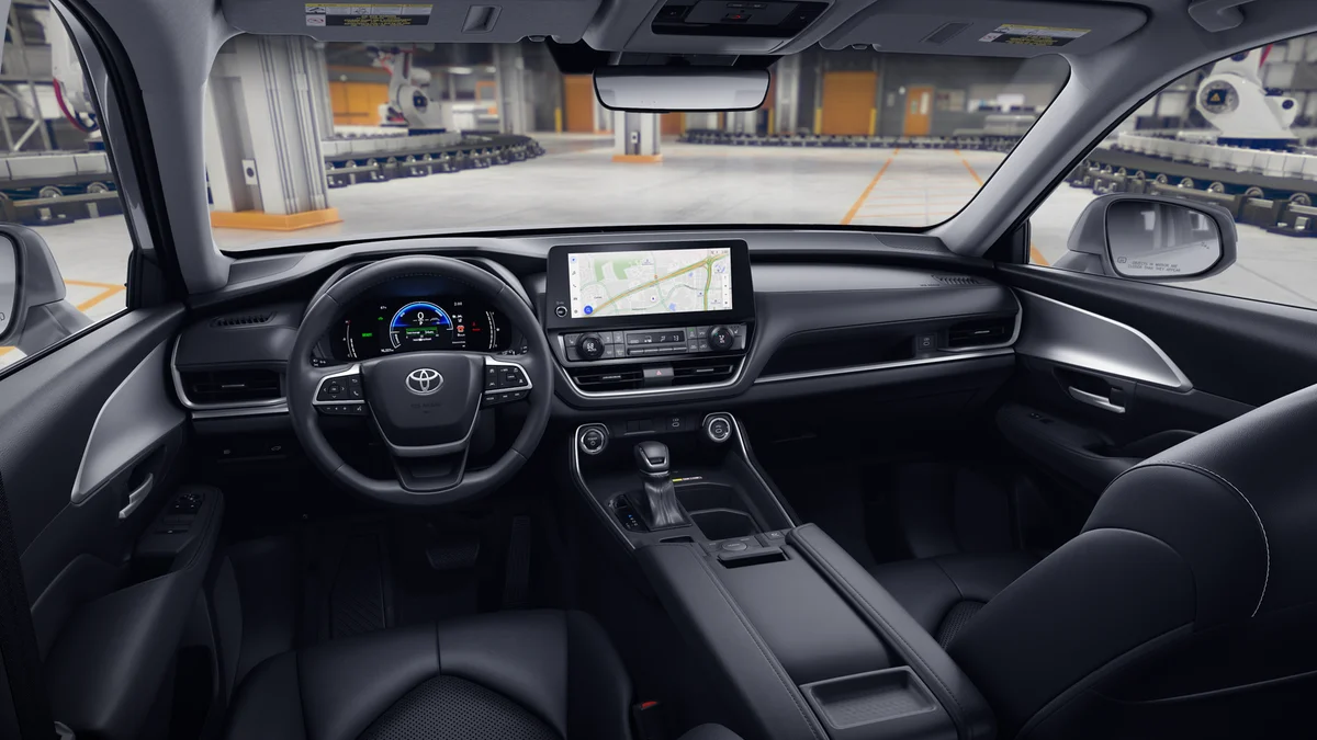New 2026 Wind Chill Pearl Toyota Hybrid XLE image 19