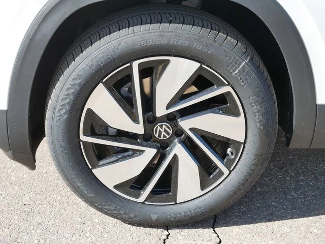 New 2026 White/off-white Volkswagen 2.0T SE w/Technology image 5