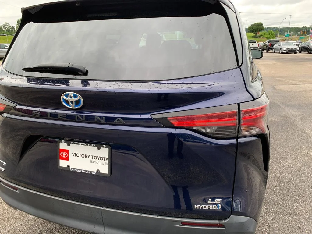 Used 2021  Toyota LE image 35