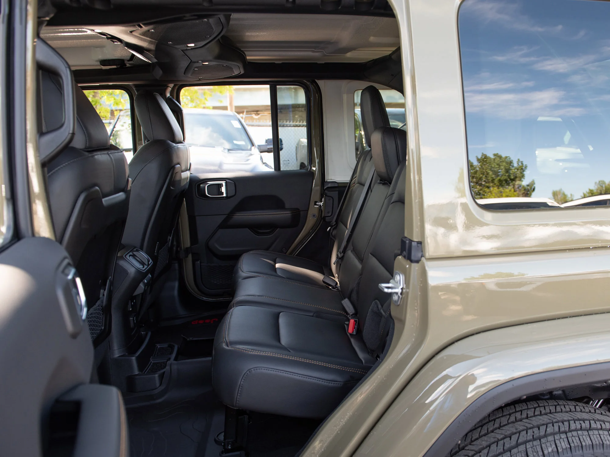New 2026 41 Jeep Sahara* image 17