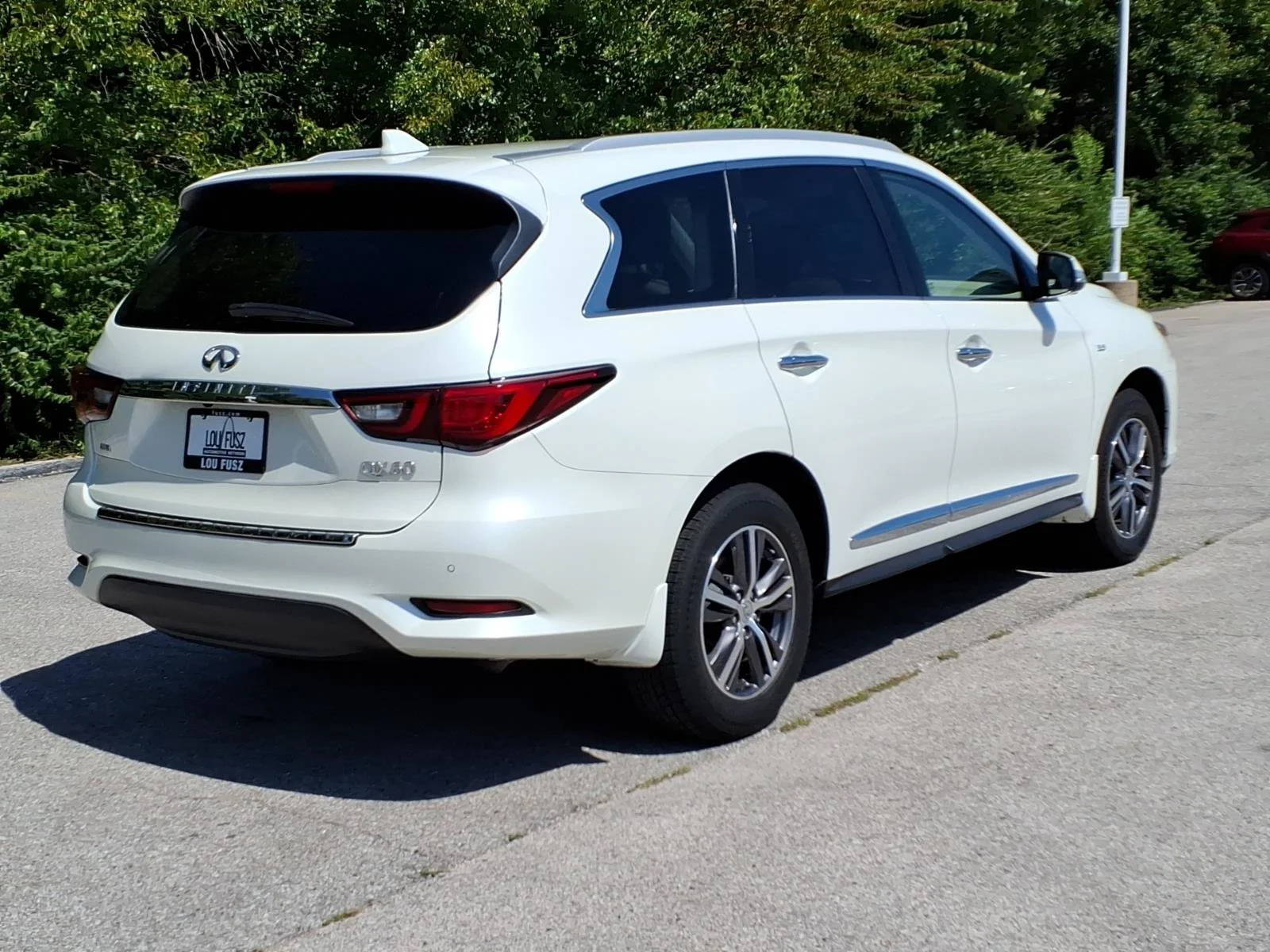 Used 2019 Majestic White INFINITI LUXE image 30